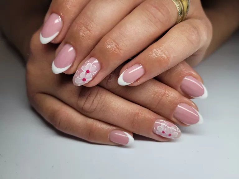 55+ Pink and White Nails Designs For Your Next Manicure
